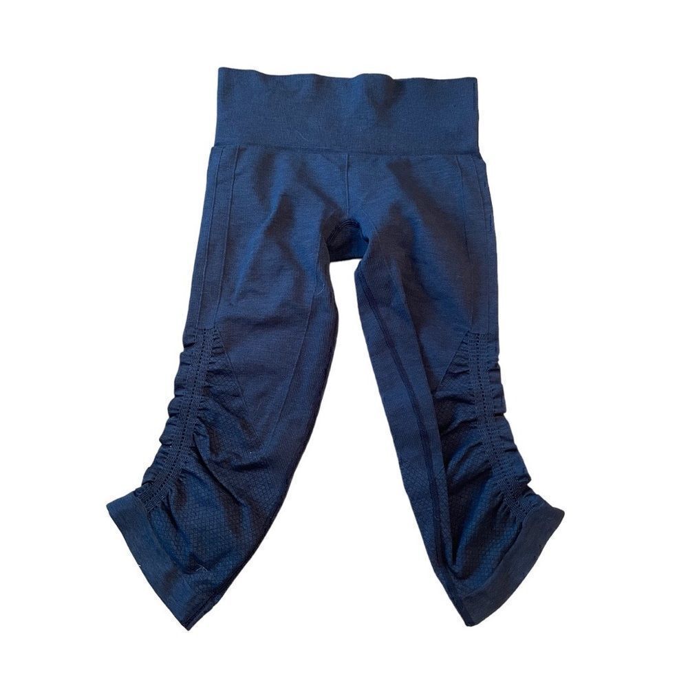 Lululemon Flow Cropped Leggings - Picture 5 of 5